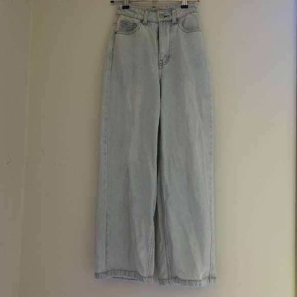 Teen Girls Light Wash Wide Leg Jeans 